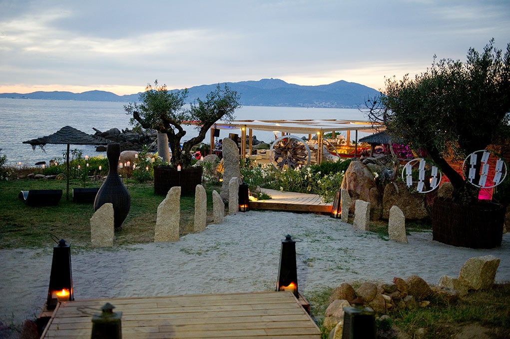 Se marier dans un domaine luxueux de bord de mer en Corse - Getting married in a luxurious seaside estate in Corsica